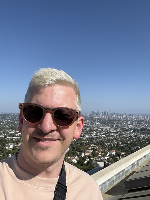 Selfie mit Blick über Los Angeles
